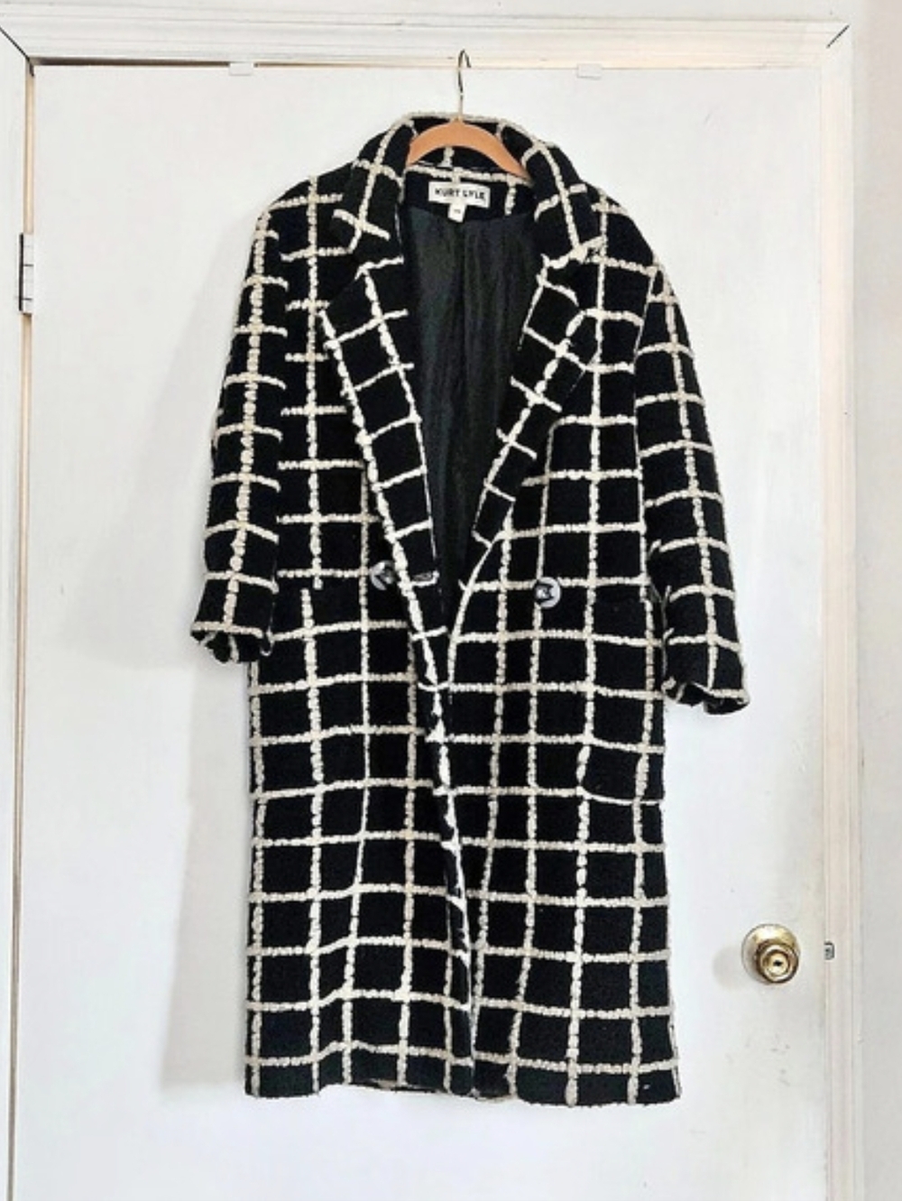 Kurt Lyle Women's Checkered Coat Black & White